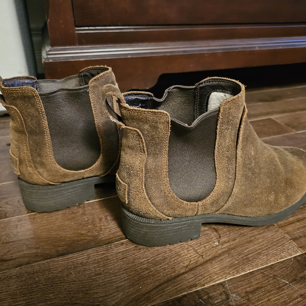 UGG Chelsea boots